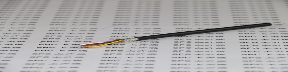 低电容柔性数据传输屏蔽电缆